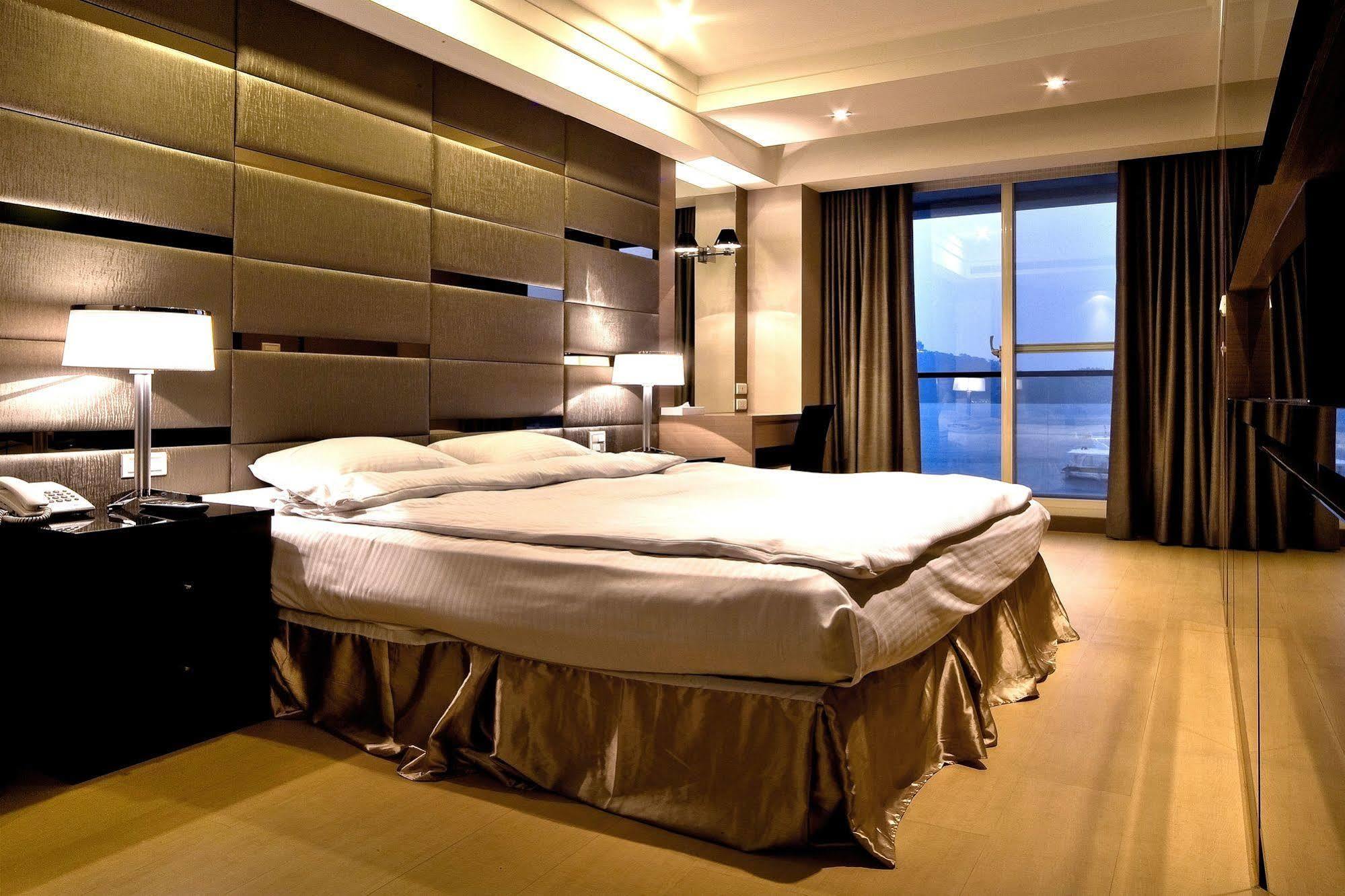 Spa Home Sun Moon Lake Luxury Lakeside Hotel Юйчи Экстерьер фото