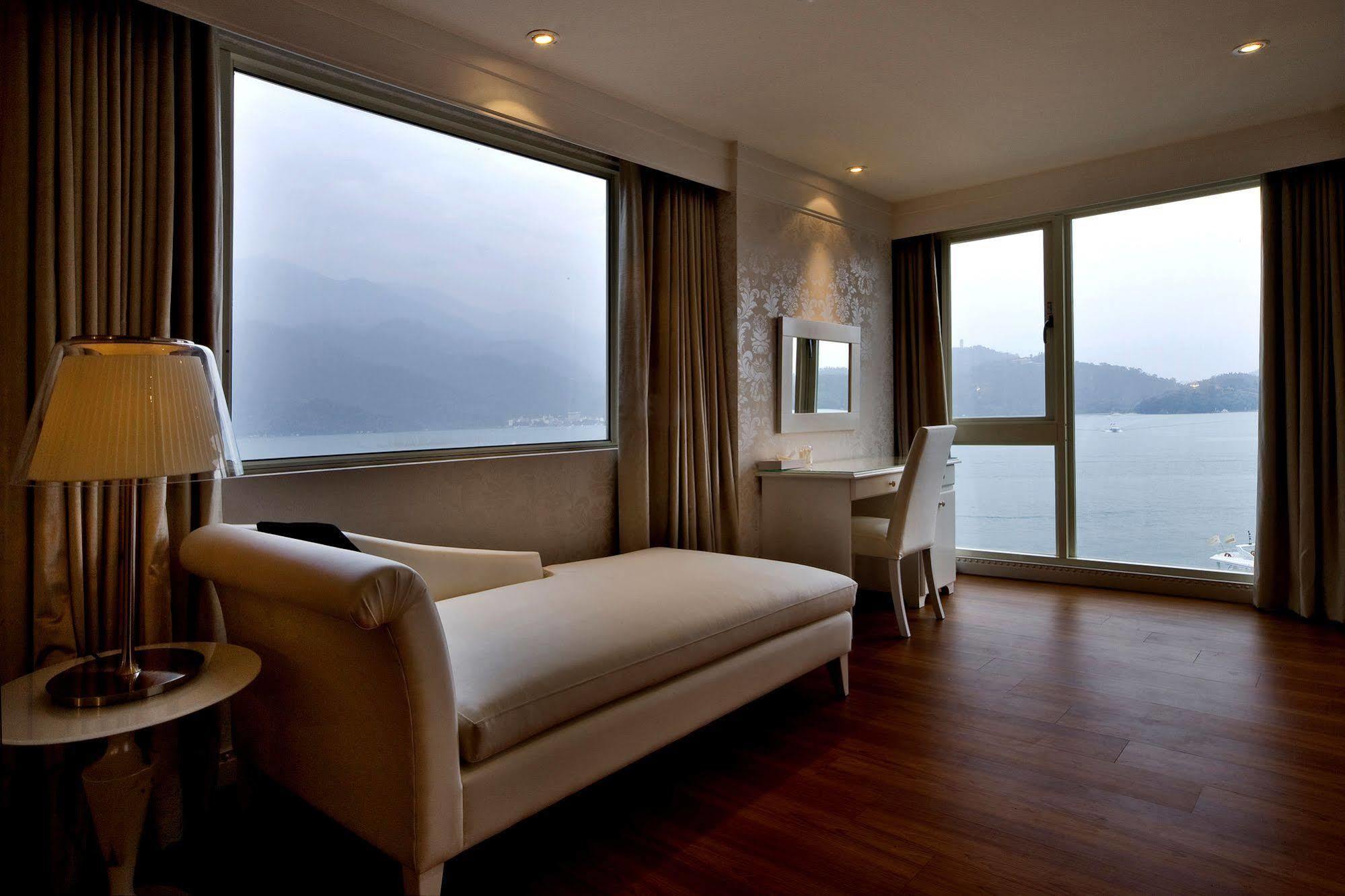 Spa Home Sun Moon Lake Luxury Lakeside Hotel Юйчи Экстерьер фото